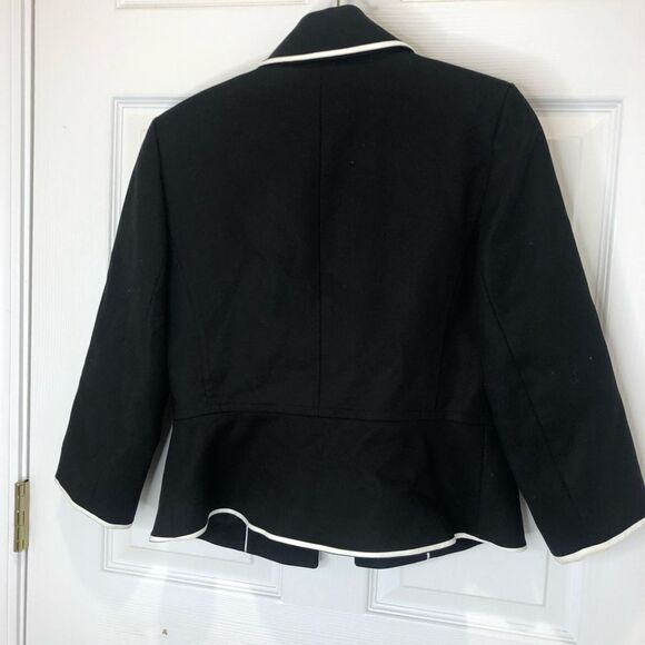 Ann Taylor button front long sleeve blazer jacket, size 2 - Picture 9 of 13